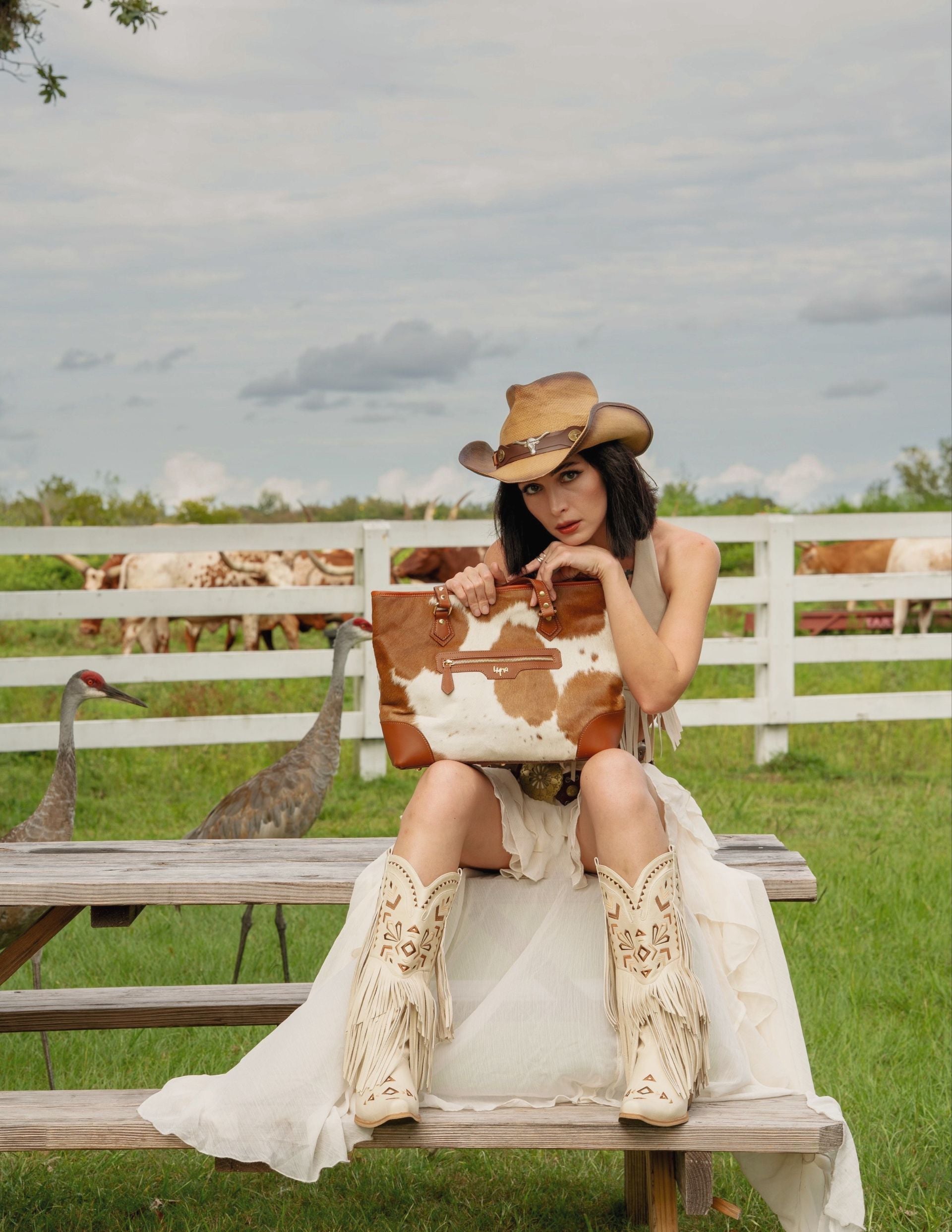 Hyna Oasis Illusion Leather Tote Bag (Tan)