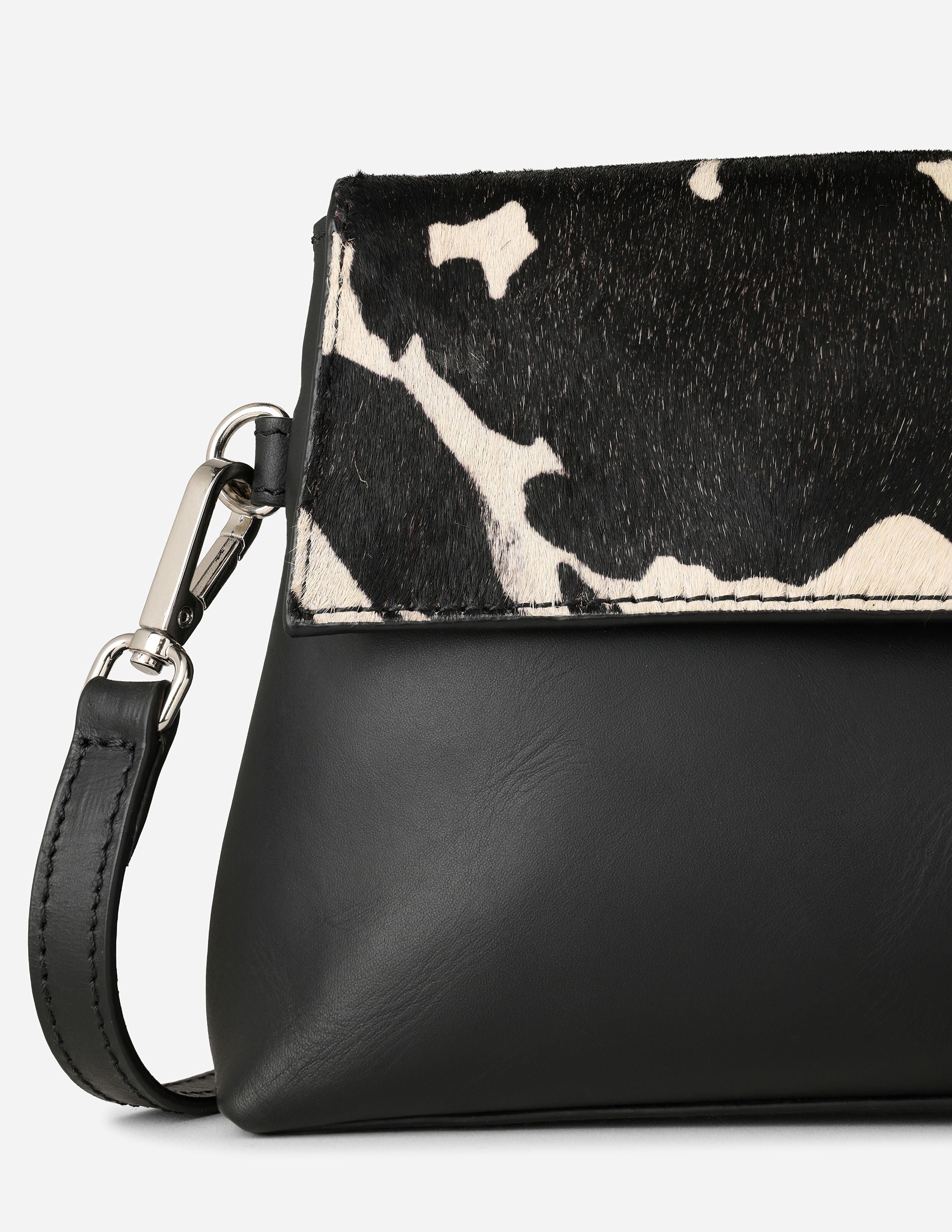 Hyna Riquezana Clutch (B&W)