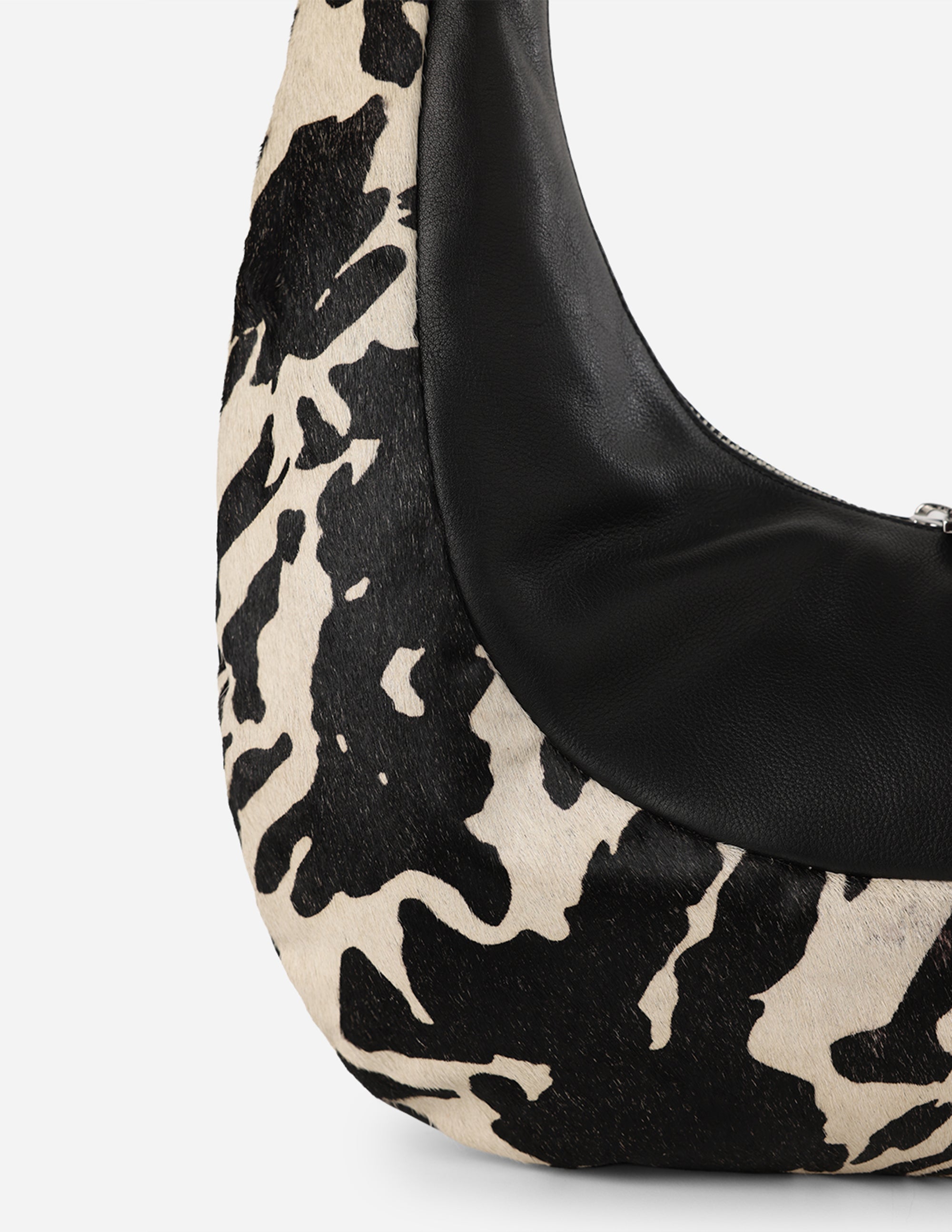 Hyna Arco Crossbody Bag (Black)