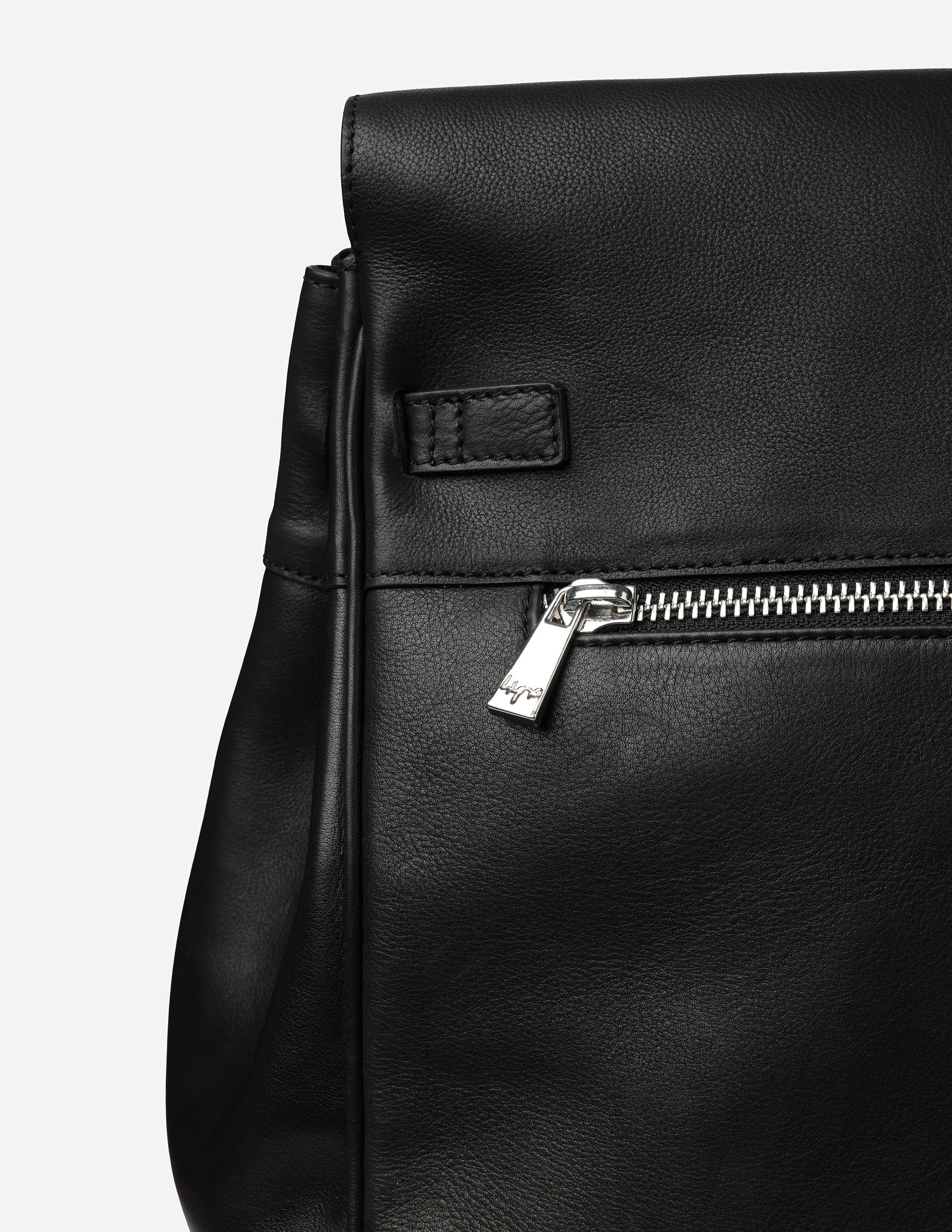 Hyna Juno Brief (B&W)