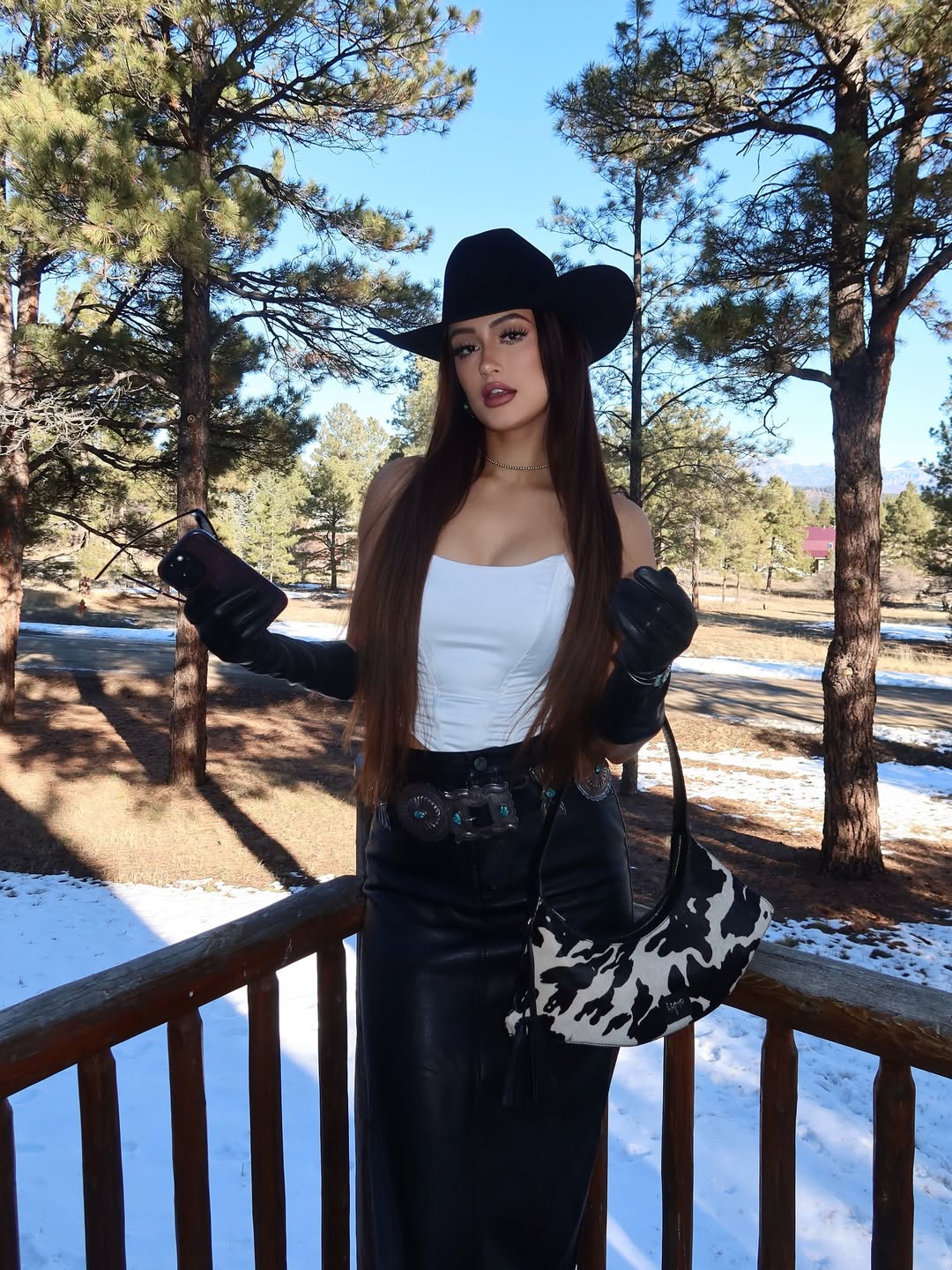 Hyna Iconic Renegade Shoulder Bag (B&W)