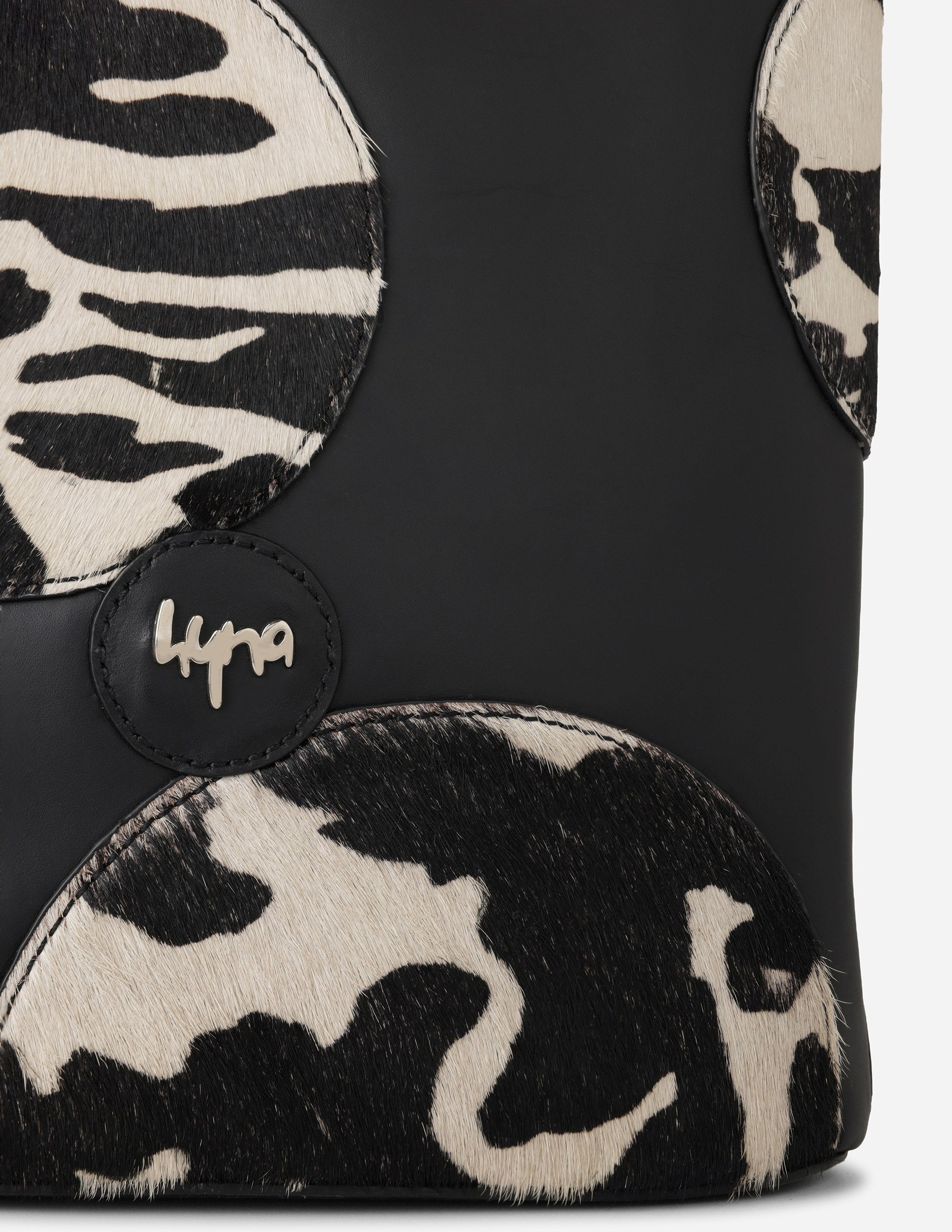 Hyna Miro Bucket Bag (B&W)